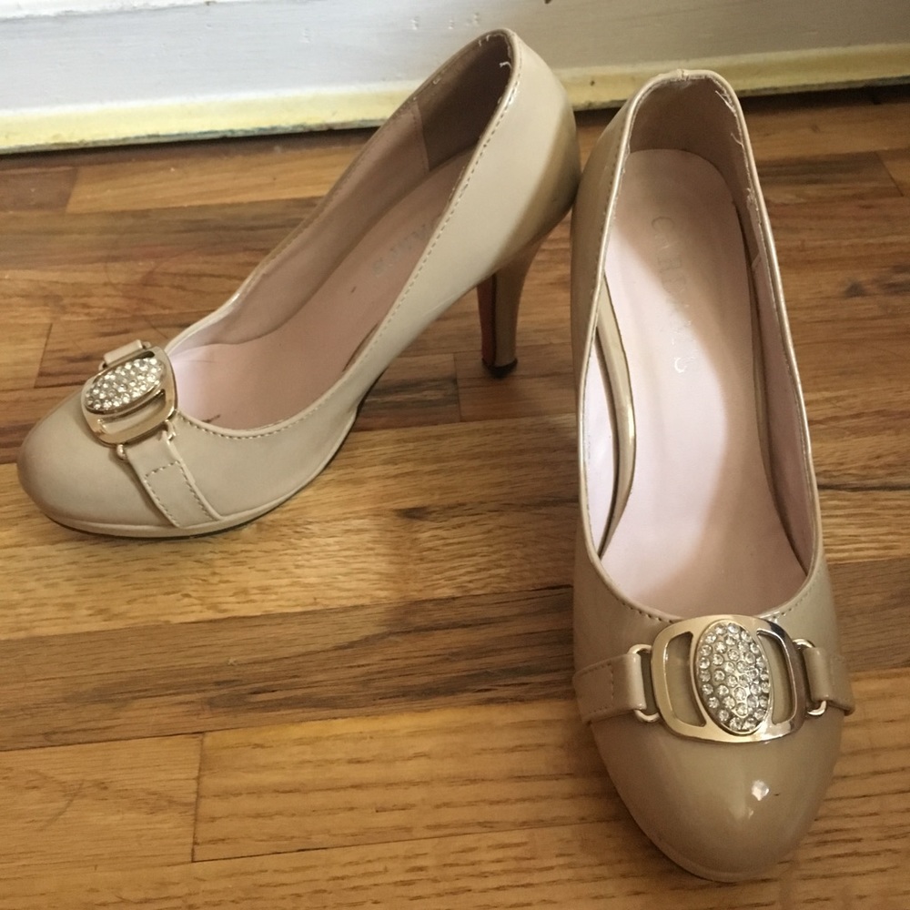 Skin-tone pumps